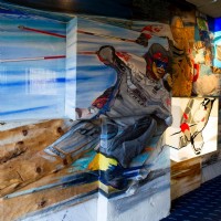 Leuchtkästen, Zirbenholz und Kunstmalerei verbinden Leuchtkästen, Zirbenholz und Kunstmalerei verbinden